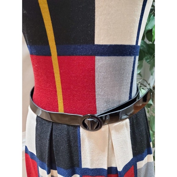 Women's Multicolor Polyester Round Neck Sleeveless Casual Knee Length Dress 10 - Picture 3 of 10